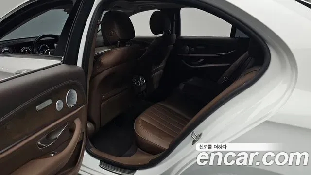 Mercedes-Benz E-Class E300 4MATIC, миниатюра 28