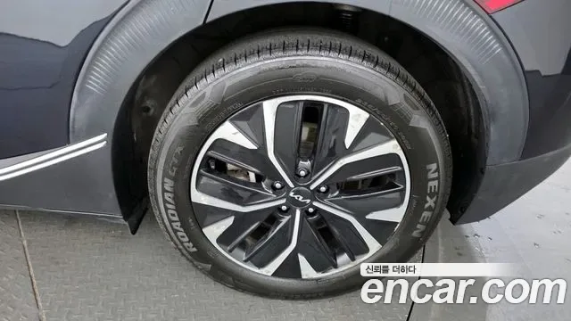 Kia EV6, миниатюра 12