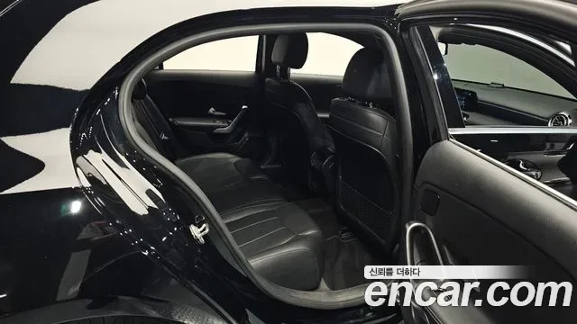 Mercedes-Benz A-Class A220, миниатюра 4