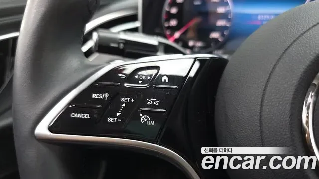 Mercedes-Benz E-Class E200, миниатюра 5