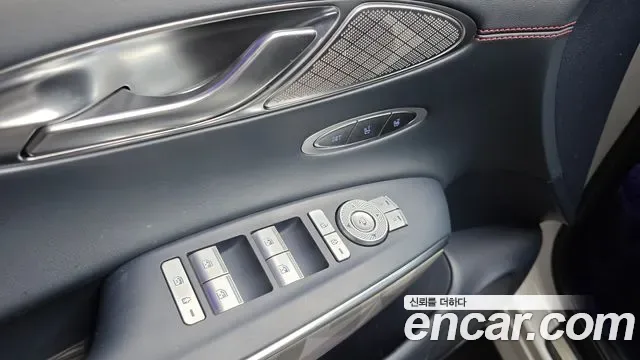 Genesis GV70 2.5T бензин AWD ( ), миниатюра 4
