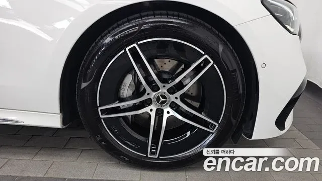 Mercedes-Benz E-Class E300 4MATIC AMG Line, миниатюра 7