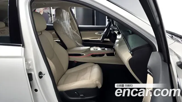 Genesis GV70 2.5T бензин 2WD ( ), миниатюра 5
