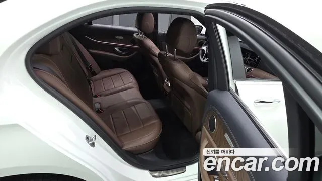 Mercedes-Benz E-Class E250, миниатюра 26