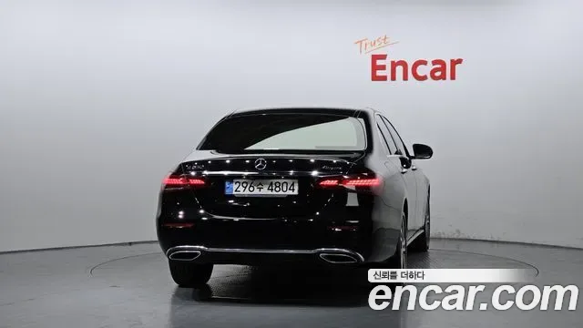 Mercedes-Benz E-Class E350 4MATIC, миниатюра 12
