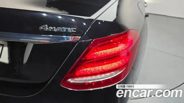 Mercedes-Benz E-Class E300 4MATIC, миниатюра 11