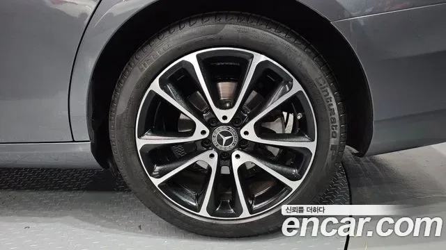 Mercedes-Benz E-Class E250, миниатюра 28