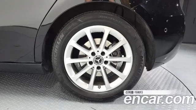 Mercedes-Benz A-Class A220, миниатюра 5