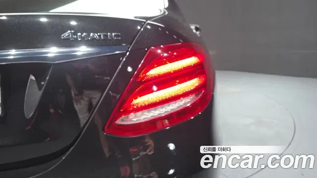 Mercedes-Benz E-Class E220d 4MATIC, миниатюра 25