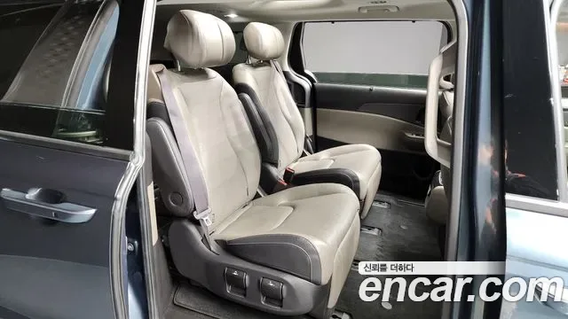 Kia Carnival дизель 7 мест, миниатюра 8