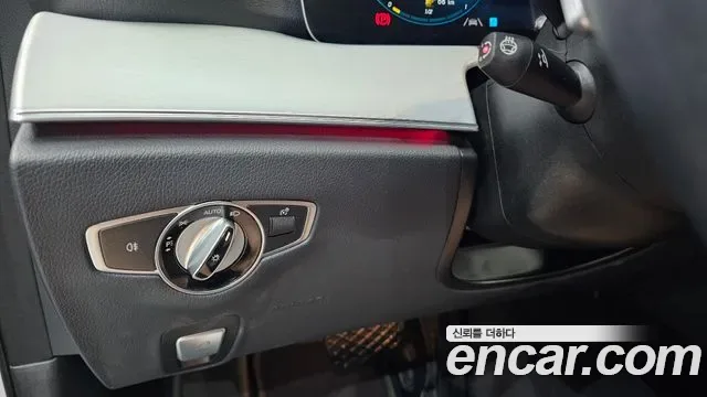 Mercedes-Benz E-Class E250, миниатюра 15