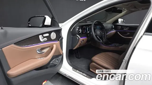 Mercedes-Benz E-Class E450 4MATIC, миниатюра 23