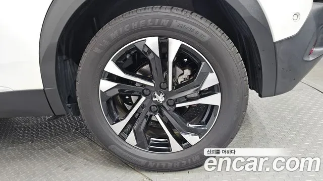 Peugeot E-2008 EV GT, миниатюра 12