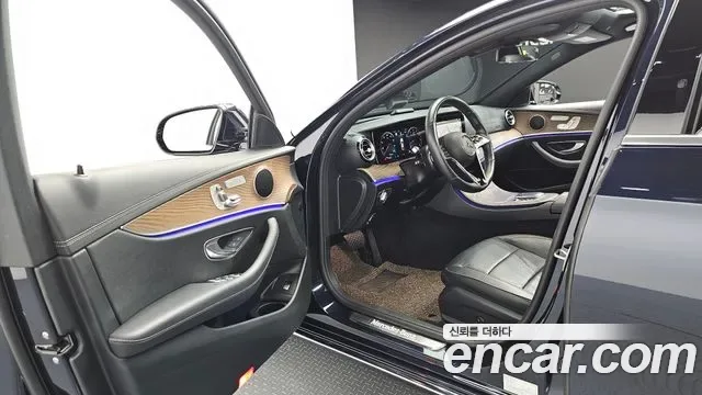 Mercedes-Benz E-Class E250, миниатюра 10