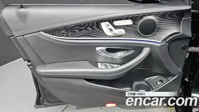Mercedes-Benz E-Class E220d 4MATIC AMG Line, миниатюра 4