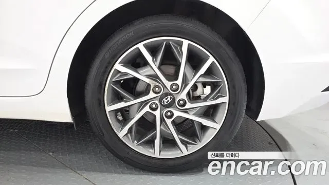 Hyundai Avante AD, миниатюра 2
