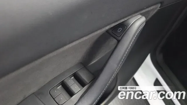 Tesla Y AWD, миниатюра 3