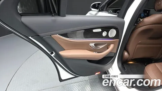 Mercedes-Benz E-Class E450 4MATIC, миниатюра 29