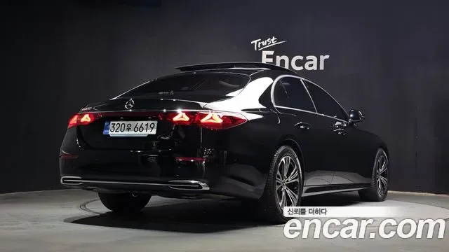 Mercedes-Benz E-Class E200, миниатюра 20