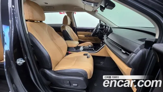 Kia Carnival дизель 9 мест, миниатюра 3