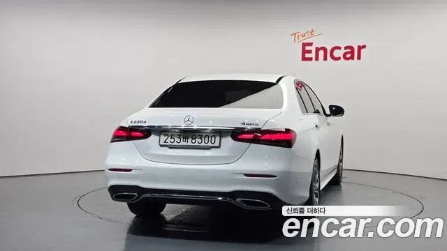 Mercedes-Benz E-Class E220d 4MATIC AMG Line, миниатюра 4