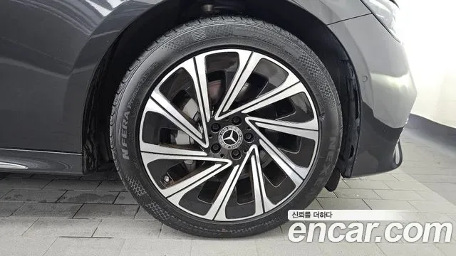 Mercedes-Benz E-Class E300 4MATIC, миниатюра 14