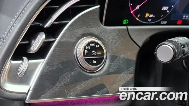 Mercedes-Benz E-Class E200, миниатюра 24