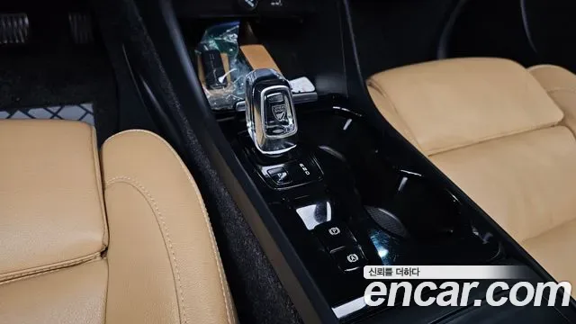 Volvo XC40 T4, миниатюра 6