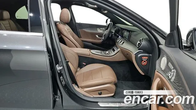 Mercedes-Benz E-Class E350 4MATIC, миниатюра 12