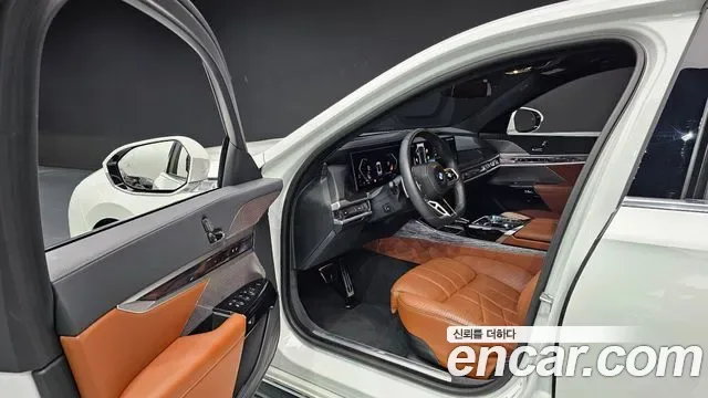 BMW 7 (G70) 740i sDrive M, миниатюра 2