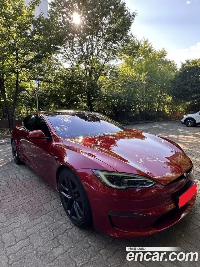 Tesla S