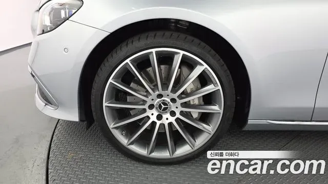 Mercedes-Benz E-Class E450 4MATIC, миниатюра 16