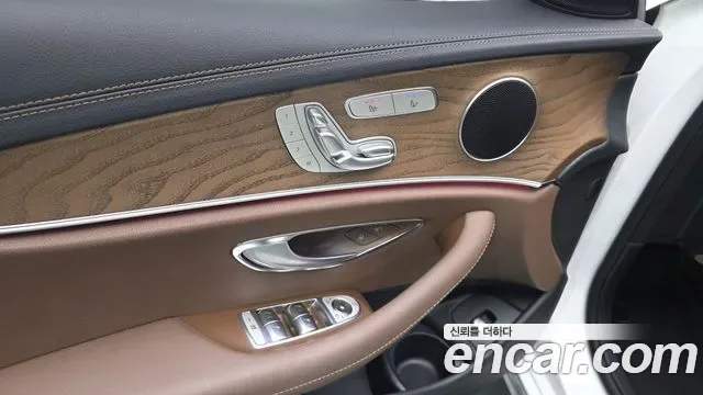 Mercedes-Benz E-Class E250, миниатюра 7