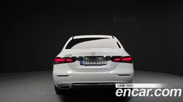 Mercedes-Benz E-Class E250, миниатюра 11