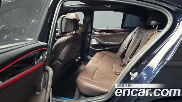 BMW 5 (G30) M550i xDrive, миниатюра 13