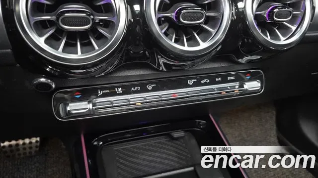 Mercedes-Benz GLB AMG GLB35 4MATIC, миниатюра 8