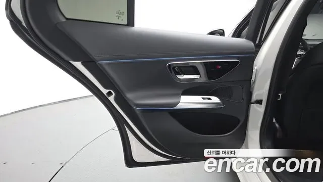 Mercedes-Benz E-Class E200, миниатюра 11