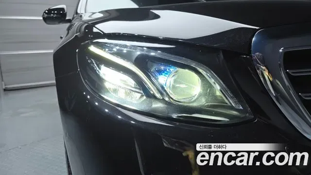 Mercedes-Benz E-Class E220d 4MATIC, миниатюра 17