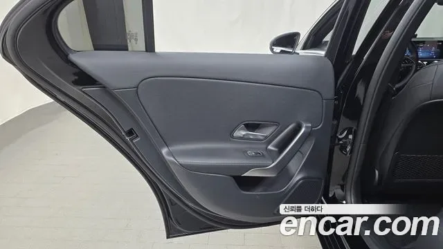 Mercedes-Benz A-Class A220, миниатюра 4
