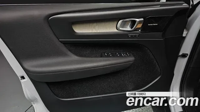 Volvo XC40 T4, миниатюра 23