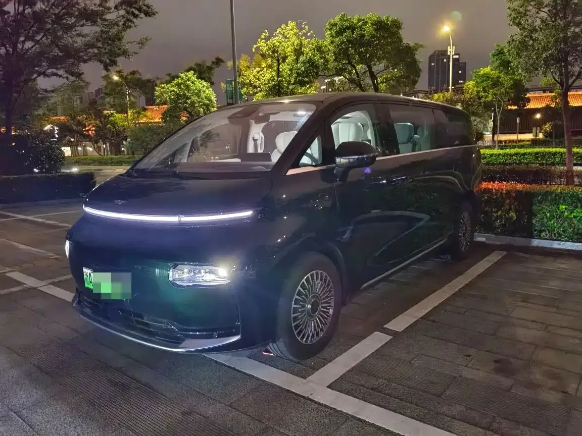Geely Yizhen L380