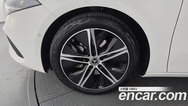 Mercedes-Benz A-Class A220, миниатюра 15