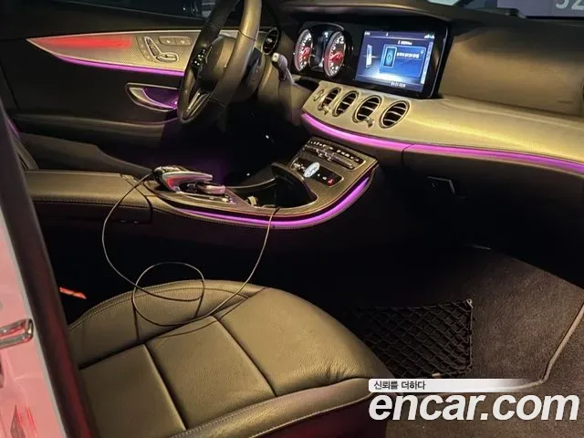 Mercedes-Benz E-Class E250, миниатюра 12