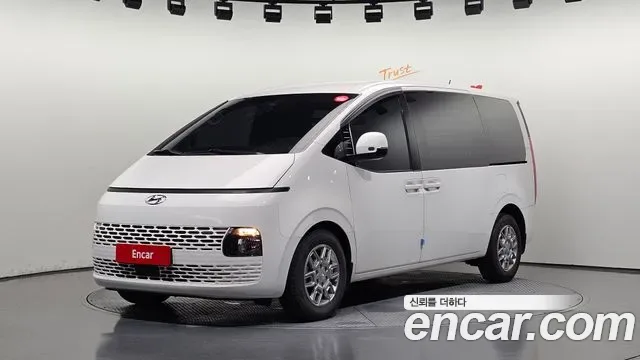 Hyundai Staria 3 мест Modern