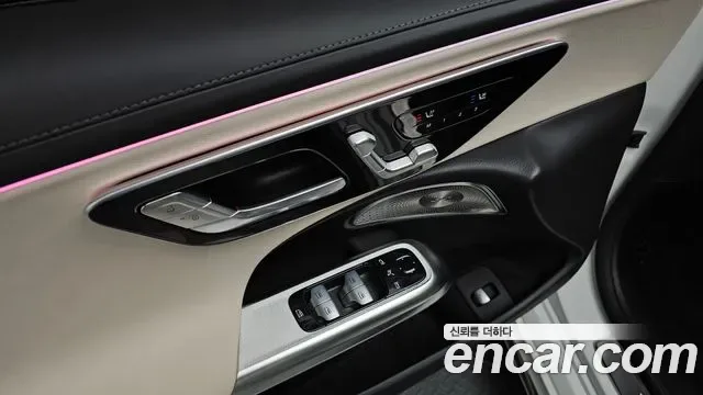 Mercedes-Benz E-Class E300 4MATIC AMG Line, миниатюра 4