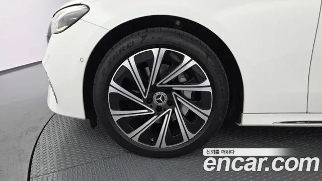 Mercedes-Benz E-Class E300 4MATIC, миниатюра 16