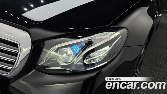 Mercedes-Benz E-Class E300 4MATIC, миниатюра 13