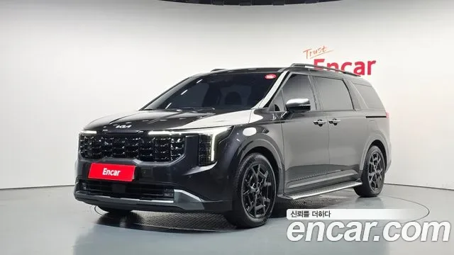 Kia Carnival бензин 9 мест Gravity