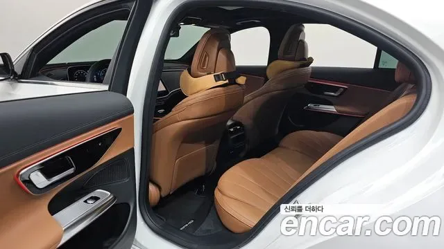 Mercedes-Benz E-Class E200 AMG Line, миниатюра 10