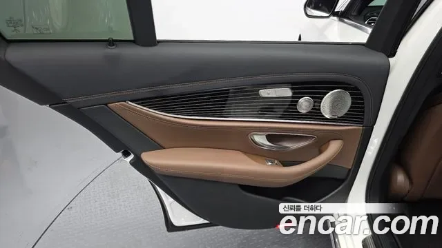 Mercedes-Benz E-Class E450 4MATIC, миниатюра 27